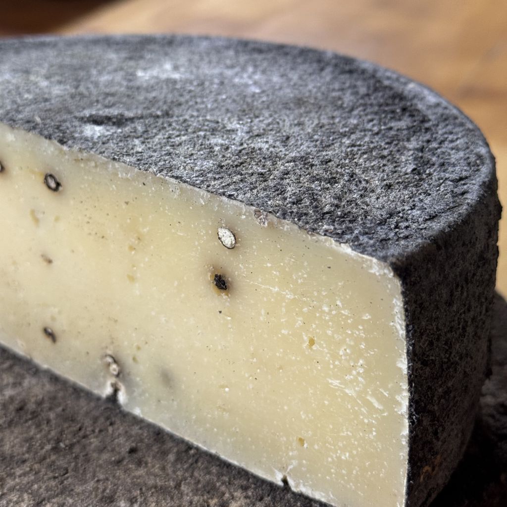 Formaggio Nero RISERVA e STRAVECCHIO