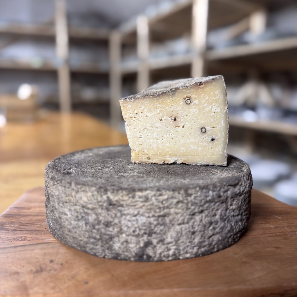 Formaggio Nero della Nona 1753® - STRAVECCHIO 2 anni